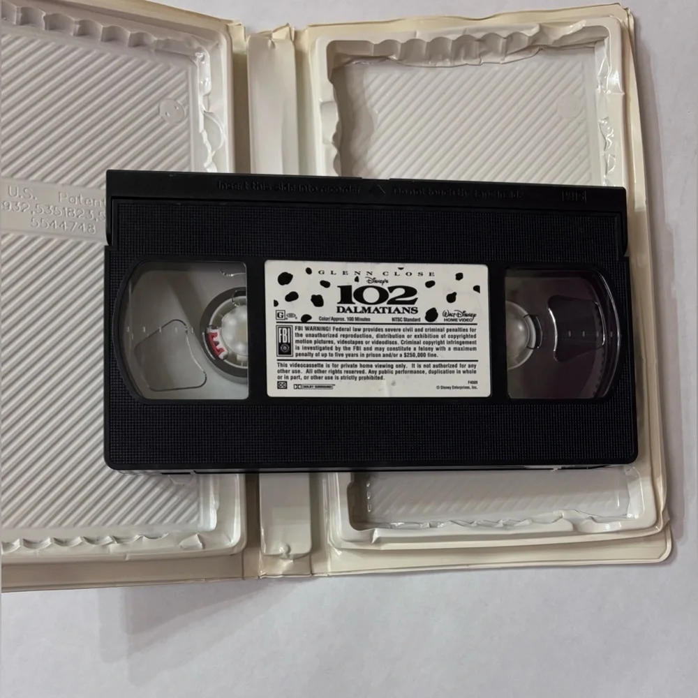 Disney's 102 Dalmatians VHS Tape